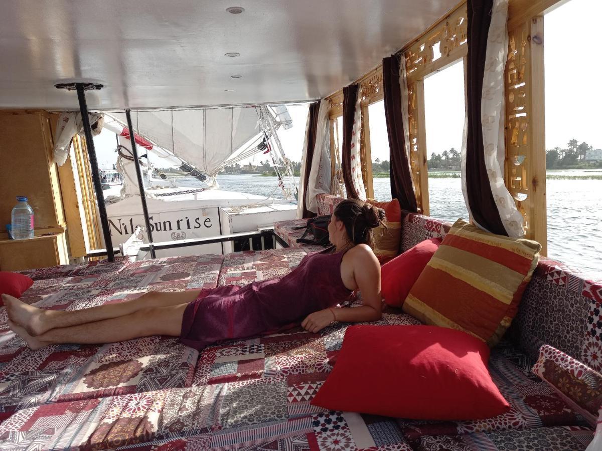 Nile Sunrise Felucca Boat Private Rental ルクソール エクステリア 写真