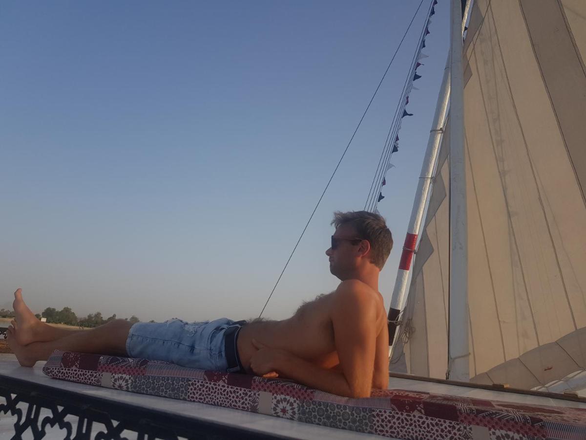 Nile Sunrise Felucca Boat Private Rental ルクソール エクステリア 写真