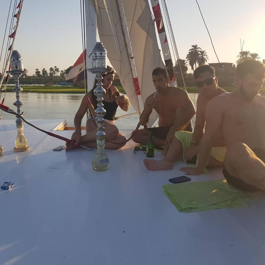 Nile Sunrise Felucca Boat Private Rental ルクソール エクステリア 写真