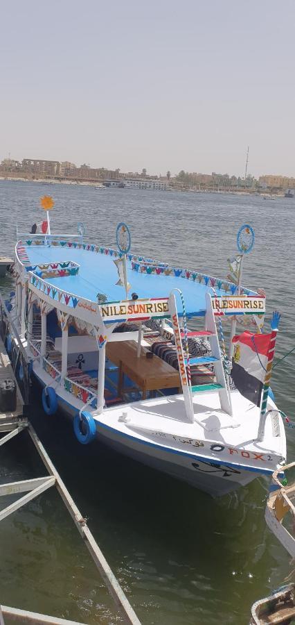 Nile Sunrise Felucca Boat Private Rental ルクソール エクステリア 写真