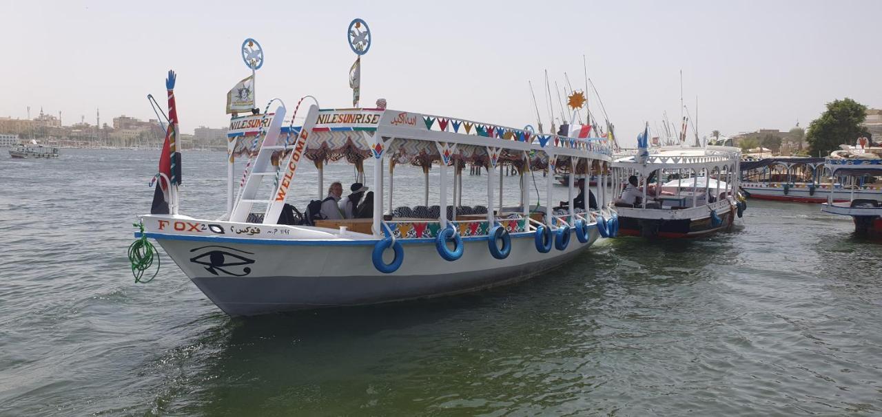 Nile Sunrise Felucca Boat Private Rental ルクソール エクステリア 写真